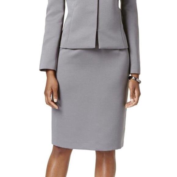 Tahari NWT Arthur S. Levine In Black/White Skirt Size 10 - Picture 1 of 6